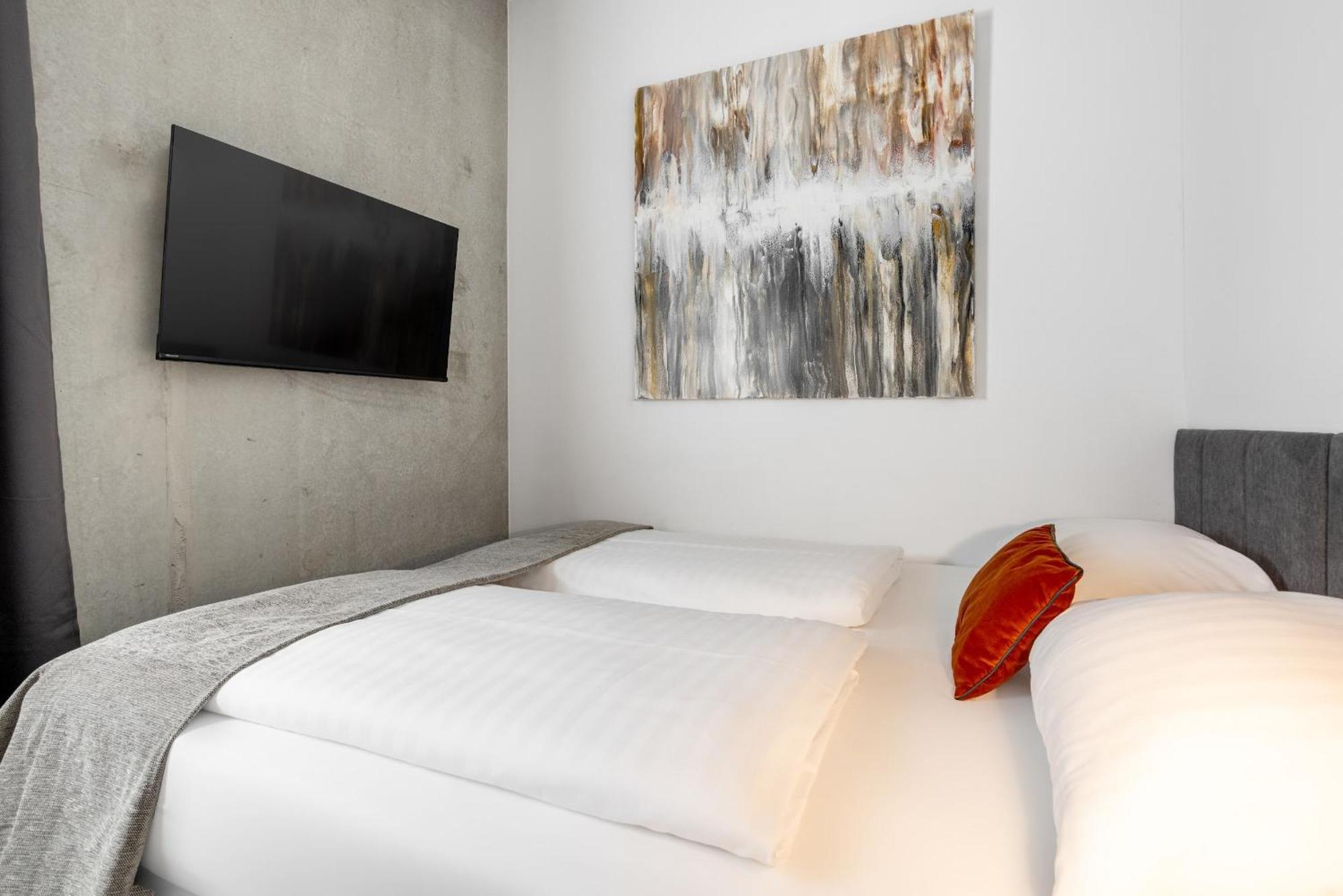 Studio Apartment,1757730040:JPEG